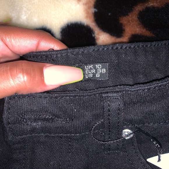 Missguided Denim Shorts - Picture 3 of 3